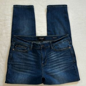 EUC Judy Blue relaxed fit sz 32
